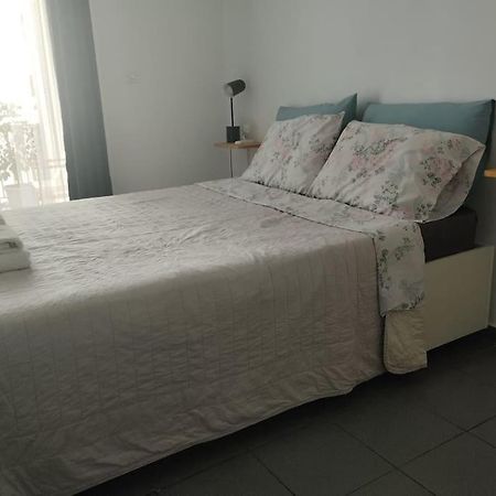 B3 - The Colorful One Apartment Айгио Екстериор снимка