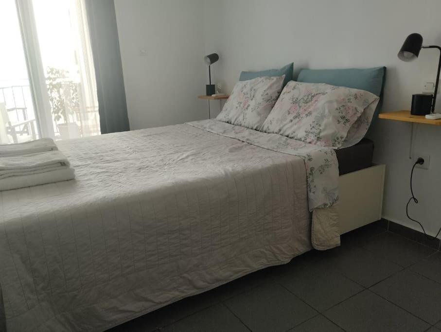 B3 - The Colorful One Apartment Айгио Екстериор снимка